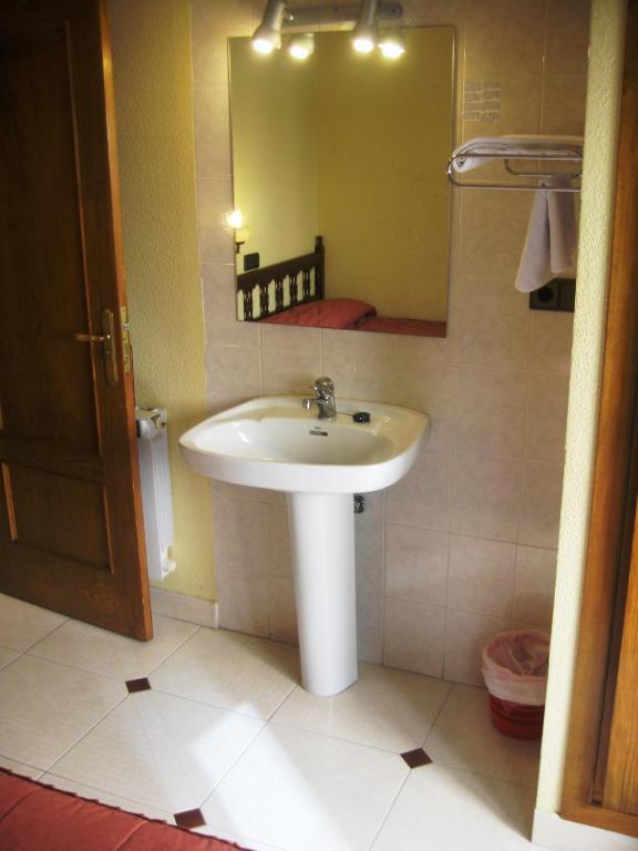 Chambre Simple avec Salle de Bains Commune