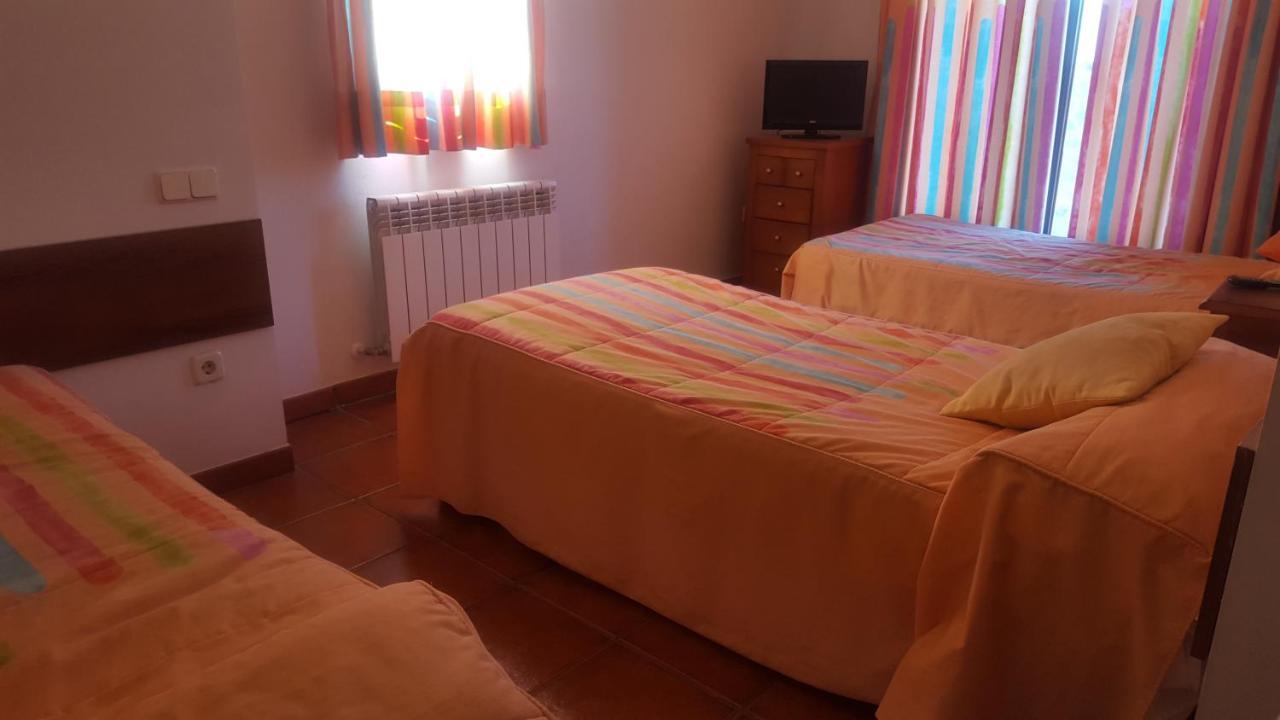 Chambre Double Deluxe (2 Adultes + 1 Enfant)